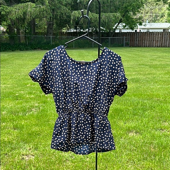 Annabella by Francesca’s Navy & White Polka Dot Peplum Blouse Women's Small NWT - Picture 3 of 16